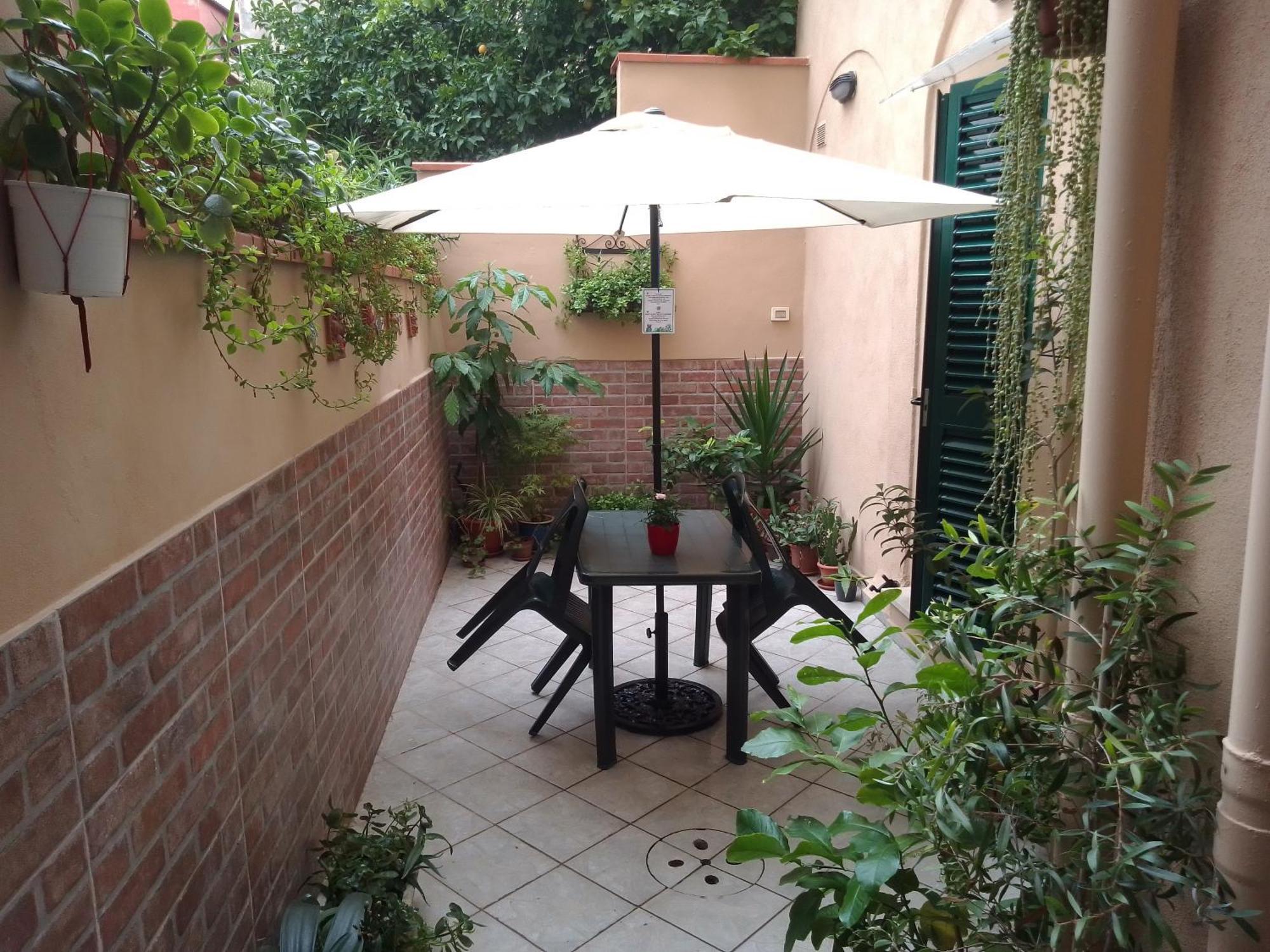 Apartamento Il Piccolo Eden - Private Garden Livorno Exterior foto